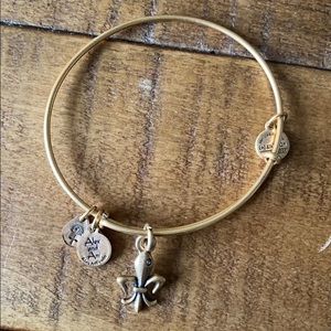 ⚜️Alex and Ani fleur-de-lis bracelet ⚜️